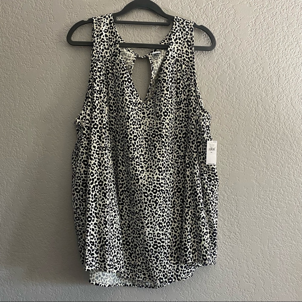 Old Navy Leopard Sleeveless Blouse